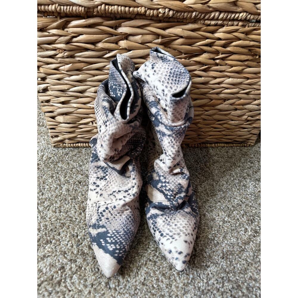 Fabric ankle booties, slouch kitten heel 8 NWOT 662 - Picture 2 of 6